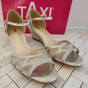 Brand New Taxi Shoes  size 7
